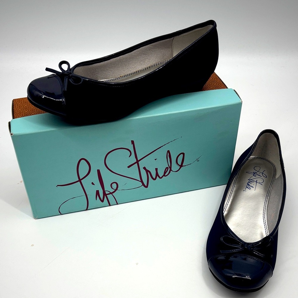 Life Stride Women's Navy Ballet Flats